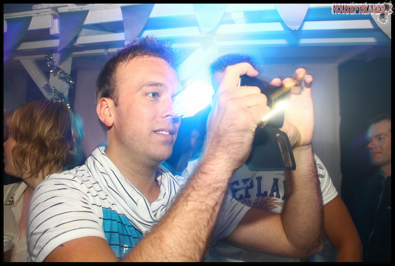 1321x889 pixels (1.246K)